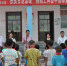 上林县红十字会开展“扶贫日送温暖”活动（图） - 红十字会