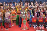 广西壮族民众欢庆“三月三”百名“刘三姐”对歌 - 广西新闻