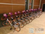 这个婚礼真潮！郑州一教师结婚用共享单车当车队 - 广西新闻网