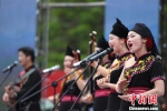 中越民众汇聚广西边城龙州县同歌共舞欢度传统情人节（图） - 广西新闻