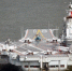 7月7日上午，中国首艘航空母舰辽宁舰编队抵达香港。 <a target='_blank' href='http://www.chinanews.com/'></table>中新社</a>记者 洪少葵 摄 - 广西新闻网