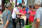 隆安县红十字会万人应急救护培训给幸福上保险恢复窄屏（图） - 红十字会