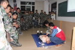 隆安县应急救护培训走进民兵训练基地（图） - 红十字会