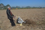崇左电视台记者到扶绥县采访拍摄 - 农业机械化信息
