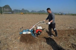 崇左电视台记者到扶绥县采访拍摄 - 农业机械化信息