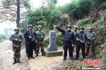 12月28日，广西宁明警方到宁明县峙浪乡中越边界巡逻，加强边界防控。　杨志雄 摄 - 广西新闻