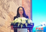 图为中国—东盟博览会秘书处副秘书长杨雁雁在会上做东博会推介演讲。　钟建珊 摄 - 广西新闻