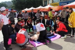 青秀区红十字会开展“传承雷锋精神 志愿者在行动”志愿服务一条街活动（图） - 红十字会