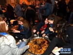 （国际·图文互动）（1）西班牙：海鲜饭飘香巴伦西亚狂欢夜 - 广西新闻网