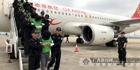 29名台湾诈骗犯罪嫌疑人被广西公安押解回国(图) - 广西新闻网