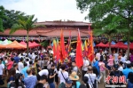 京族传统“哈节”吸引大批游客前来体验。 - 广西新闻