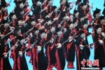 广西崇左市表演队表演天琴弹唱。　蒋雪林 摄 - 广西新闻