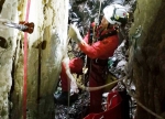 加尤镇一村民坠落竖井 ——百色市红十字搜救救援队协助搜救（图） - 红十字会