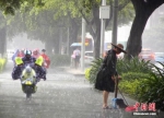 广西持续强降雨致6万余人受灾2人死亡 降雨天气仍持续 - 广西新闻